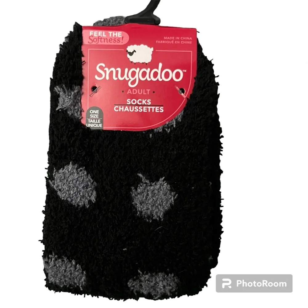 NEW IN PACKAGING Fluffy Adult Socks - Set of 4